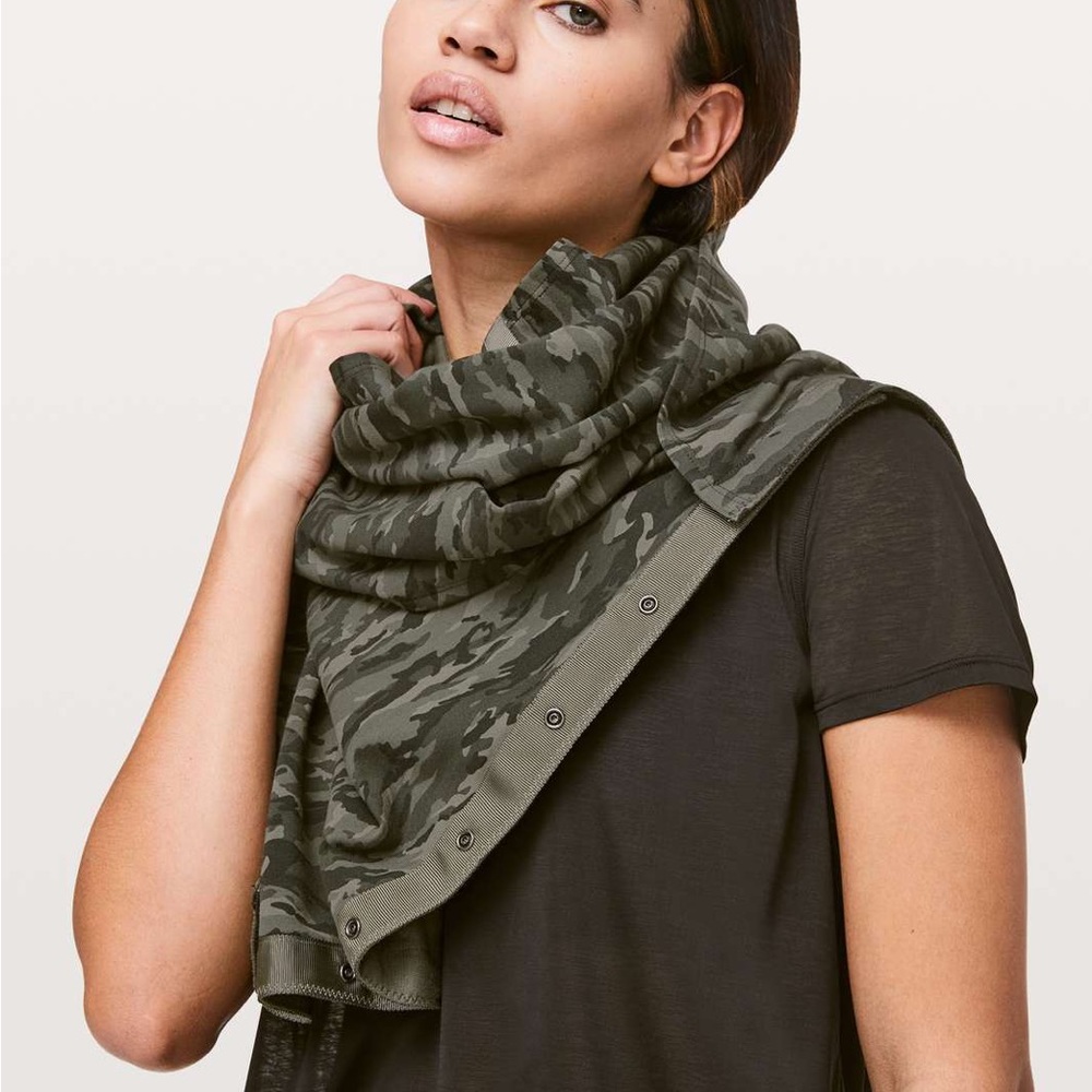 Lululemon Vinyasa scarf BRAND NEW